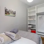 Host Natty *