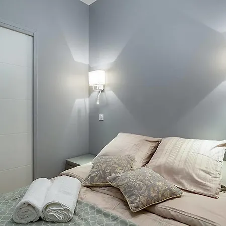 Host Natty Apartament