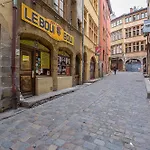 Host Natty Lyon